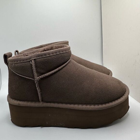 CUSHIONAIRE Women's Genuine Suede pull platform boot +Memory Foam 7.5 TAUPE - Picture 1 of 8